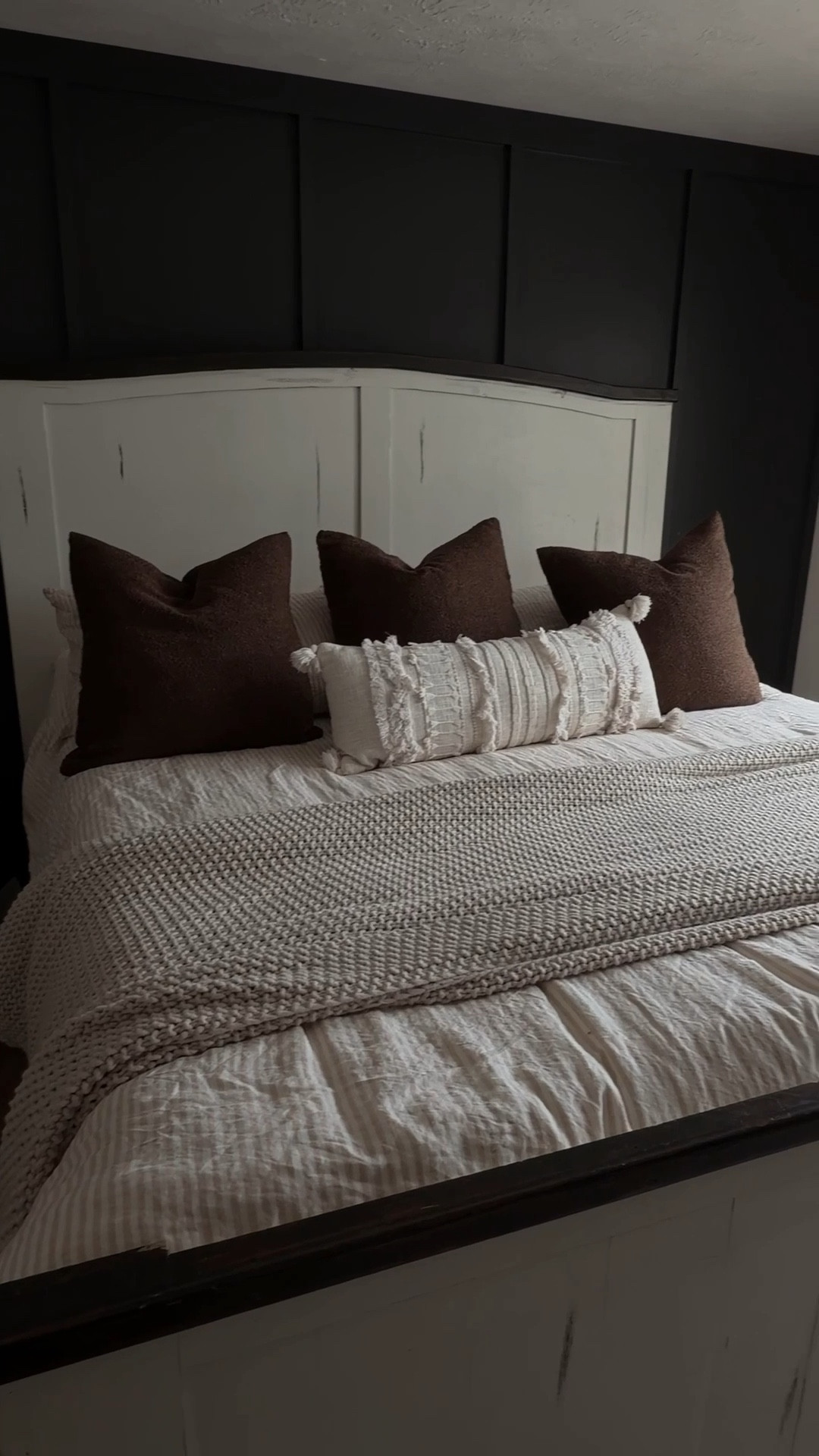 Happy Spring 🌷🤎 Obsessing over the new bedding 
#spring #springhome #2026 #duvetcover #quince

#LTKHome #LTKSeasonal