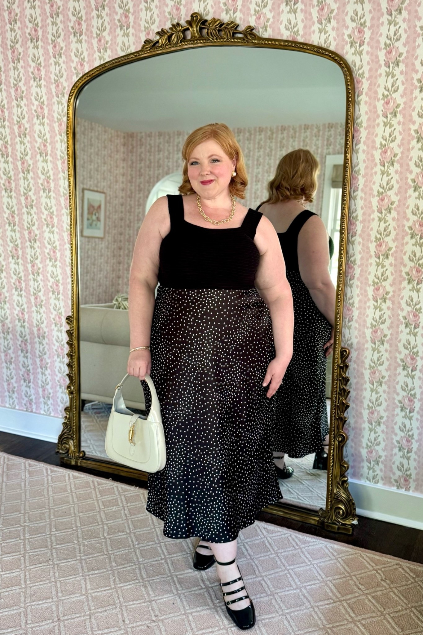 Styling a Slip Skirt for Date Night 🖤🤍

Amazon tank size XL
Ulla Popken skirt size 16/18W (35% OFF with code WWWULLA)
Gucci Jackie Bag
Sezane Elodie Mary Jane Heels
Kendra Scott Jewelry

#LTKootd #LTKPlusSize #LTKBump