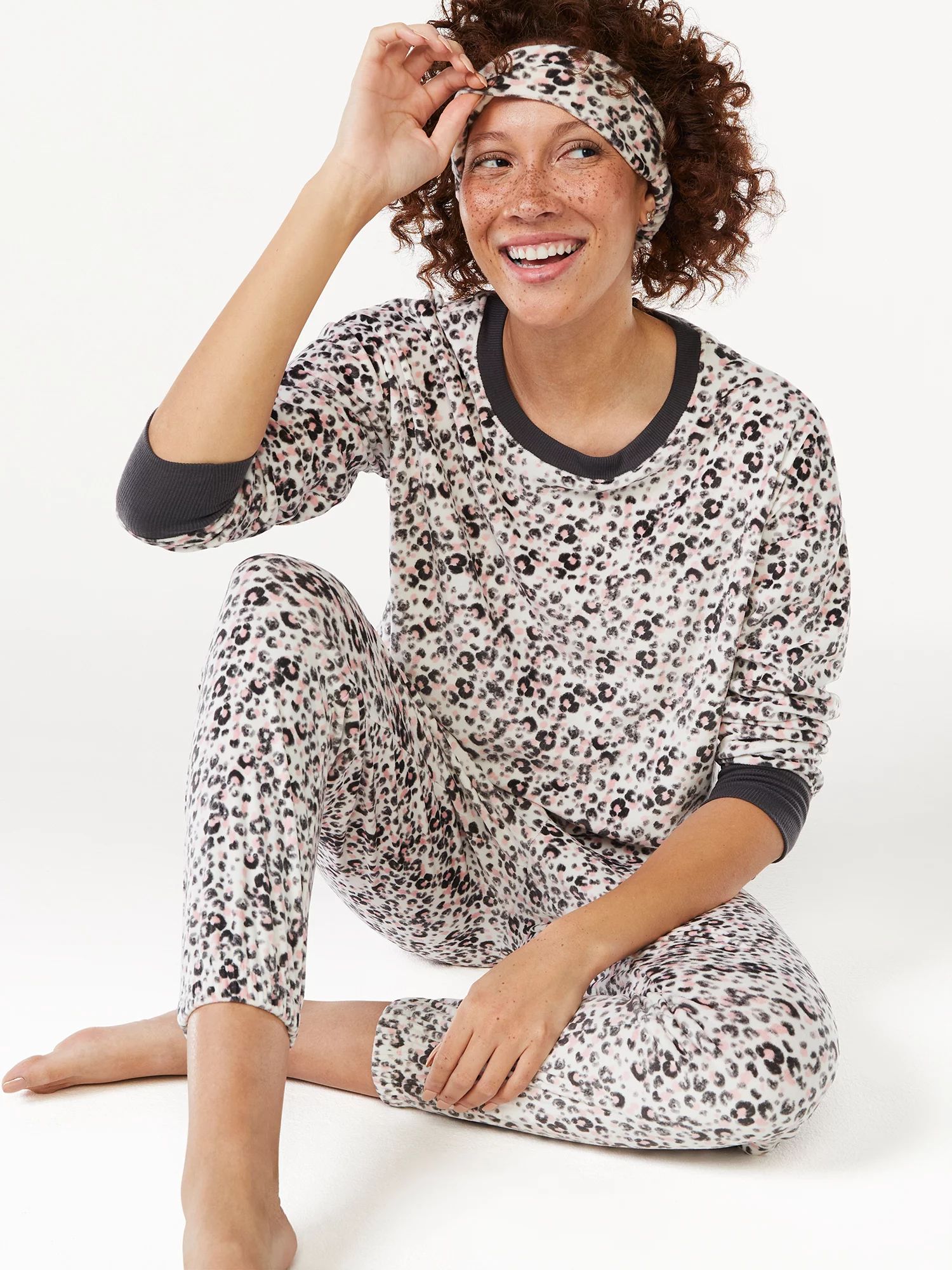 Joyspun Women's Velour Pajama Sleep Set with Eye Mask, 3-Piece, Sizes up to 3X - Walmart.com | Walmart (US)