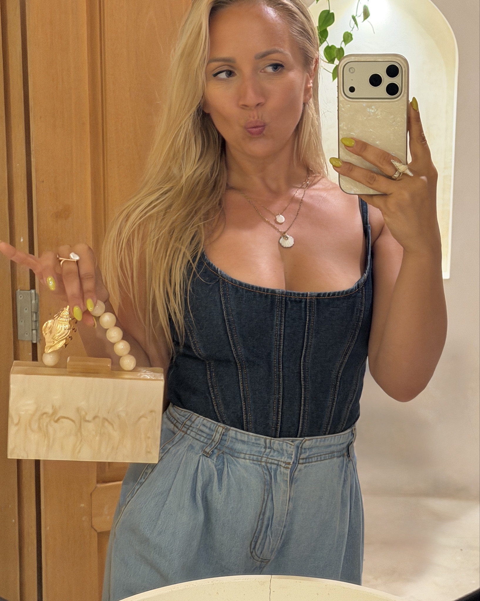 A cute night out ✨🐚

#LTKootd #LTKPetite #LTKgrwm