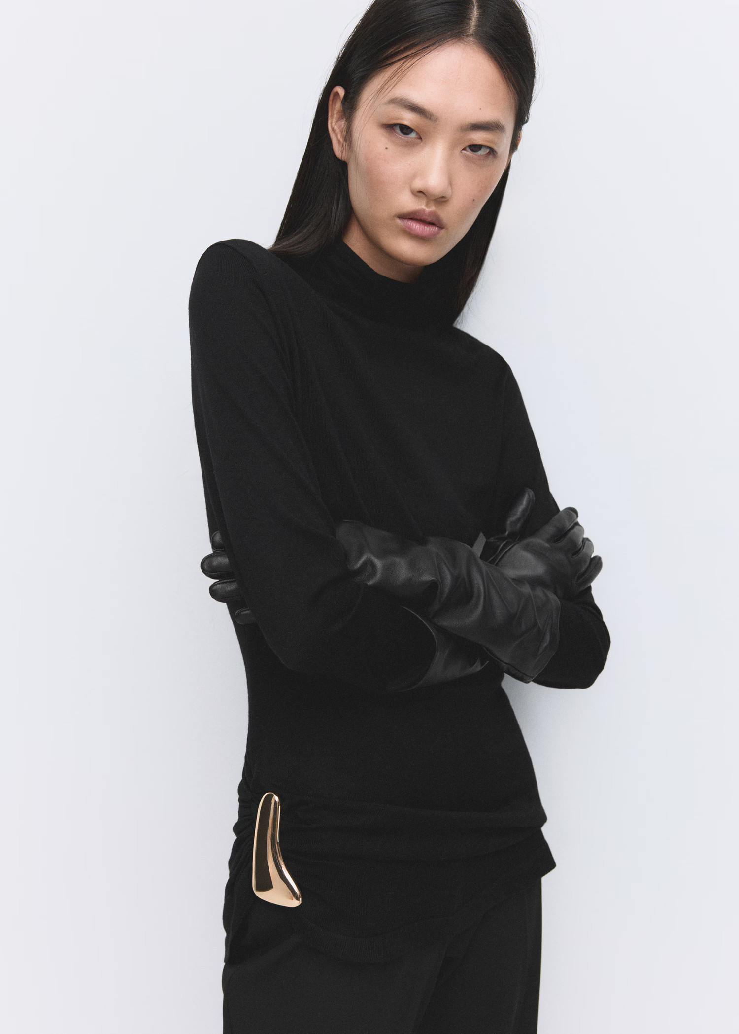 Turtleneck sweater with brooch - Women | MANGO USA | Mango (US/MX/AU)