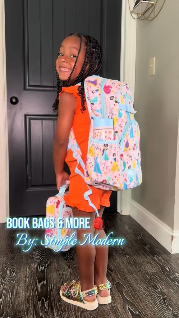 It’s back to school time and simple modern has us covered ! They have the cutest sets available for boys & girls ! 