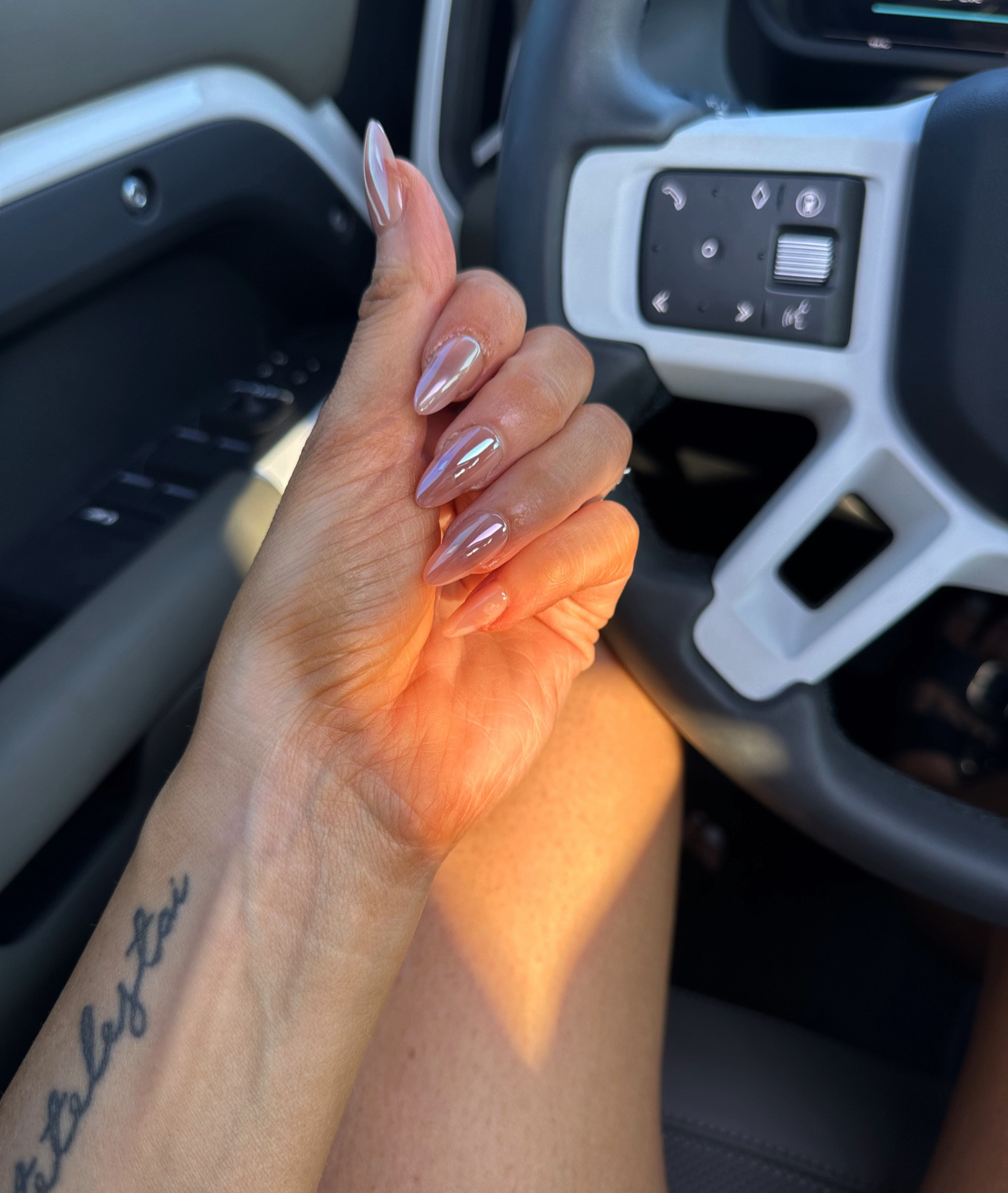 chocolate glazed nails 💅🏼🍂 

#LTKBeauty #LTKSeasonal #LTKStyleTip