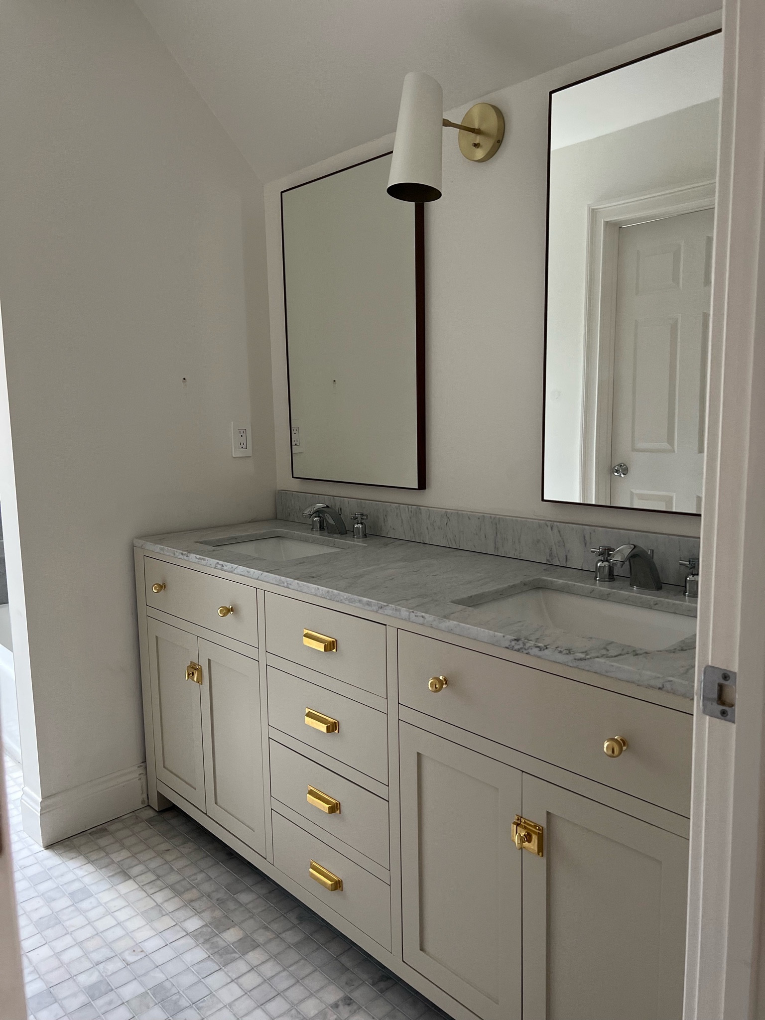 Bathroom, vanity, sandbar, Sherwin Williams, brass, unlaquered,  beige, taupe, gray, marble, white, gold, kids bathroom modern, mid century 

Vanity was painted Sandbar by SW

#LTKhome #LTKstyletip #LTKfamily