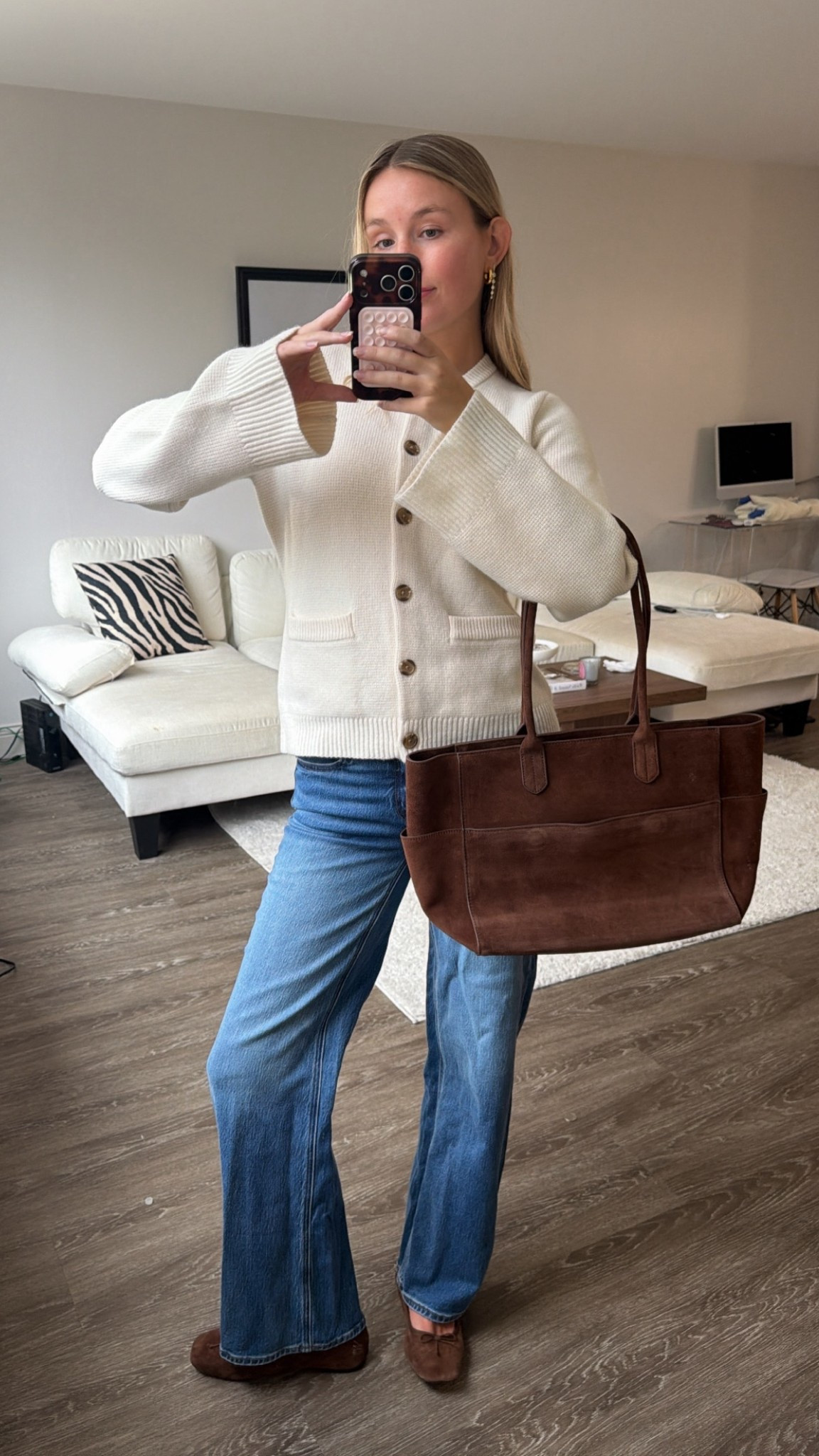 Wearing a small cardigan and 25 in jeans!! @Quince #quincepartner

#LTKootd #LTKSeasonal #LTKgrwm