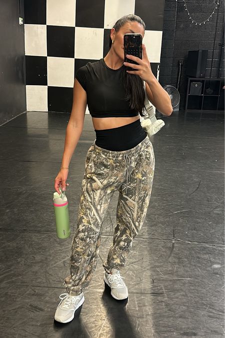What I wore to dance last night!
Skims crop tank
Amazon biker shorts
Abercrombie camo sweat pants
New balance sneakers 

Active 
Fitness 
Workout clothes 
Gym clothes 
WOMENS sneakers 
Under $100

#LTKshoecrush #LTKfitness #LTKActive