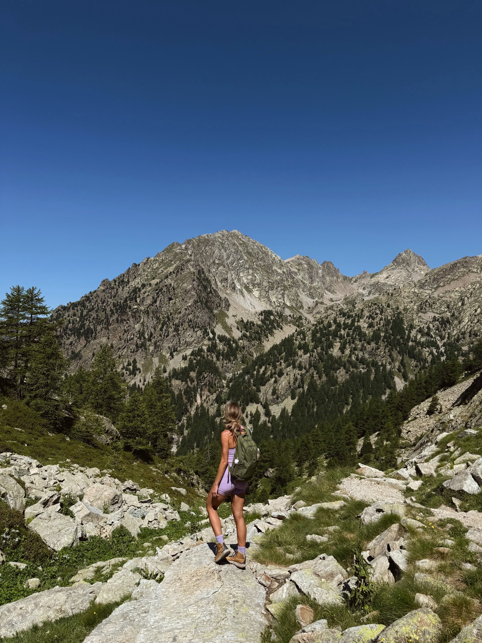 Hiking outfit I wore in the French alps! 
My usual medium in the active set!
Backpack is my favorite, comes with a water bladder, water resistant, flame retardant. 

#LTKTravel #LTKSeasonal #LTKActive