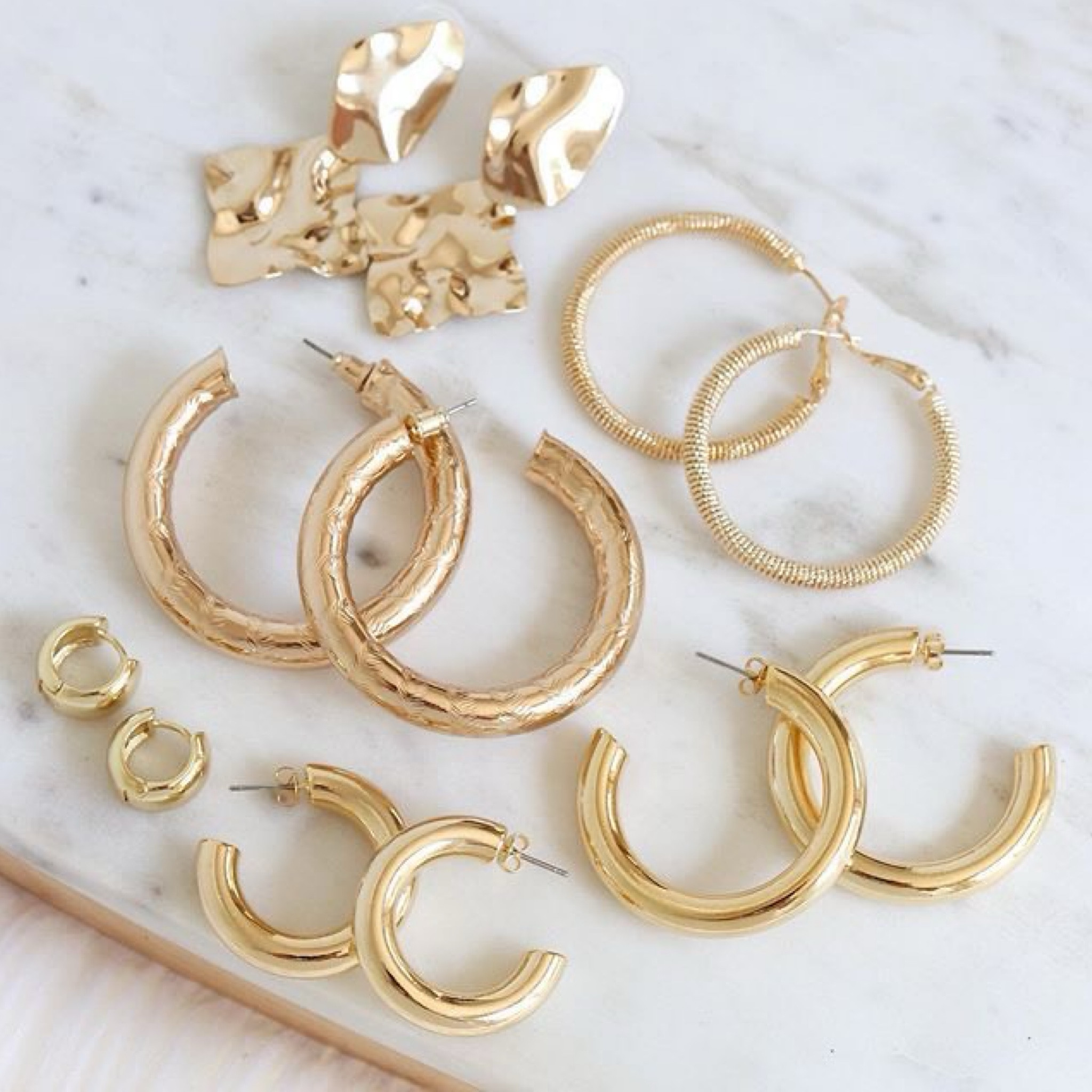 Seleção de brincos básicos e que trazem um charme especial ao look, sem gastar muito.
#comprasdamadrugada

#LTKworkwear #LTKbrasil #LTKover40