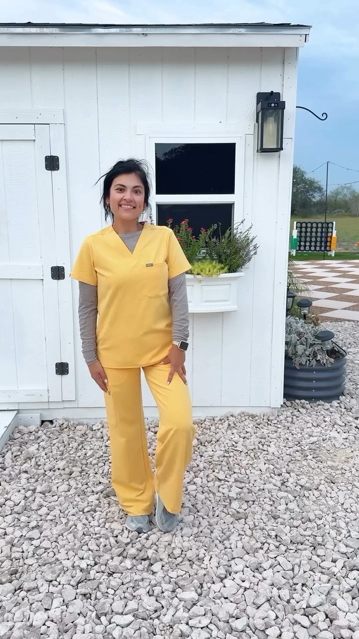 A little sunshine in scrubs form! ☀️✨💛

#nurseootd #figscrubs #scrubstyle #scrubsoftheday #nursetok @wearfigs

#LTKStyleTip #LTKWorkwear #LTKMidsize