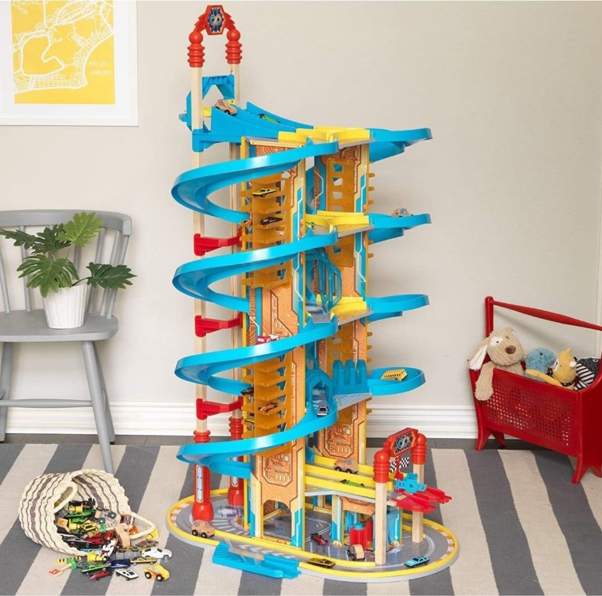 $61 for a KidKraft Vortex Racing Tower! This looks fun!!



#LTKkids #LTKunder100 #LTKsalealert