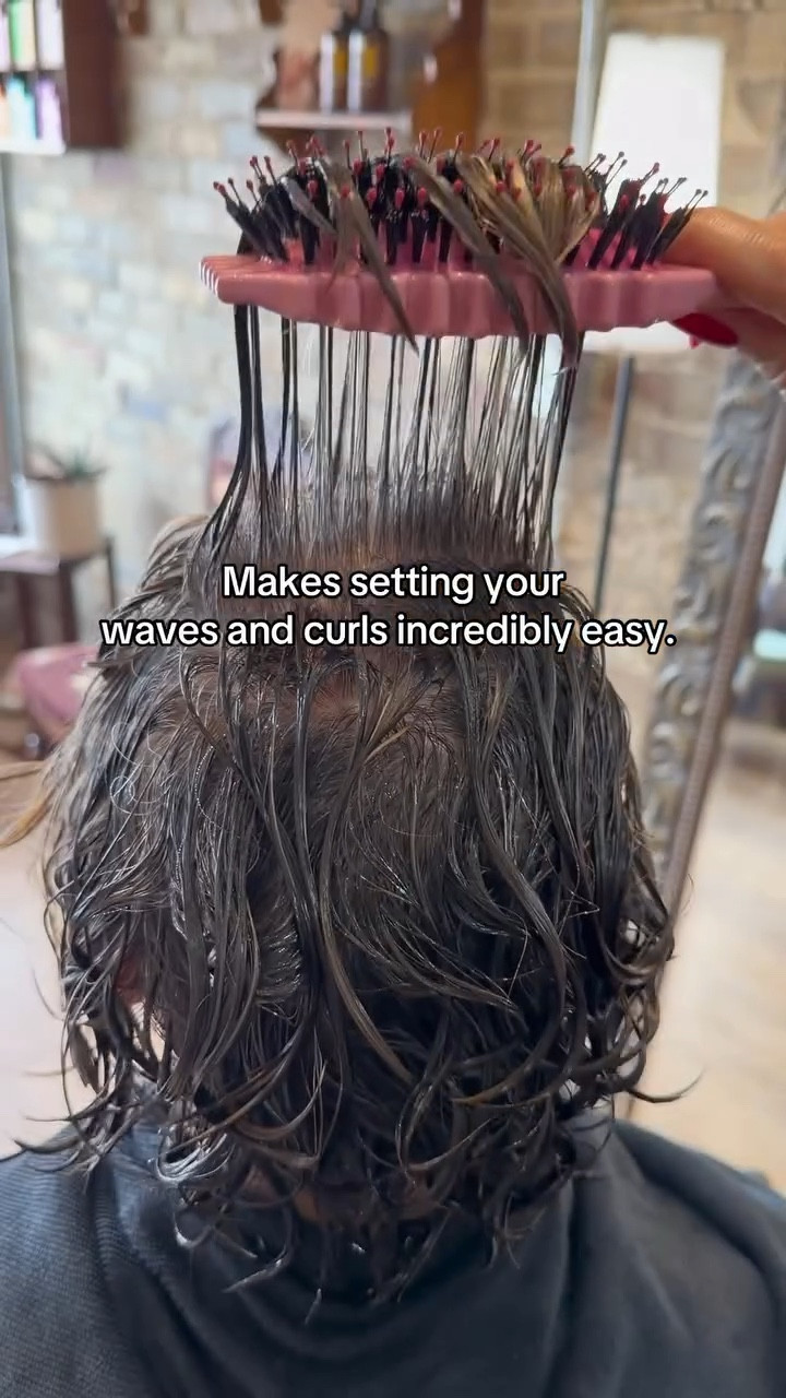 This brush is my number 1. No doubt. Plus you get free shipping. #bouncecurl #bouncecurlbrush #curlstylingroutine #curlstutorial @BounceCurl  Linked on my Amazon store!!!