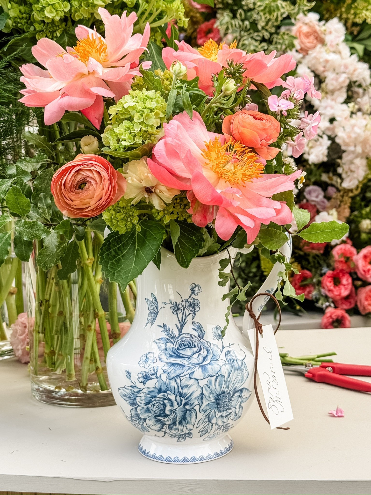 From The Pioneer Woman event last week! Love this pitcher! Can use it as a vase too! 

Home, home finds, tableware, table scape, summer, summer home, summer home decor, summer kitchen, kitchen finds, kitchen decor


#LTKHome #LTKParties #LTKOver40