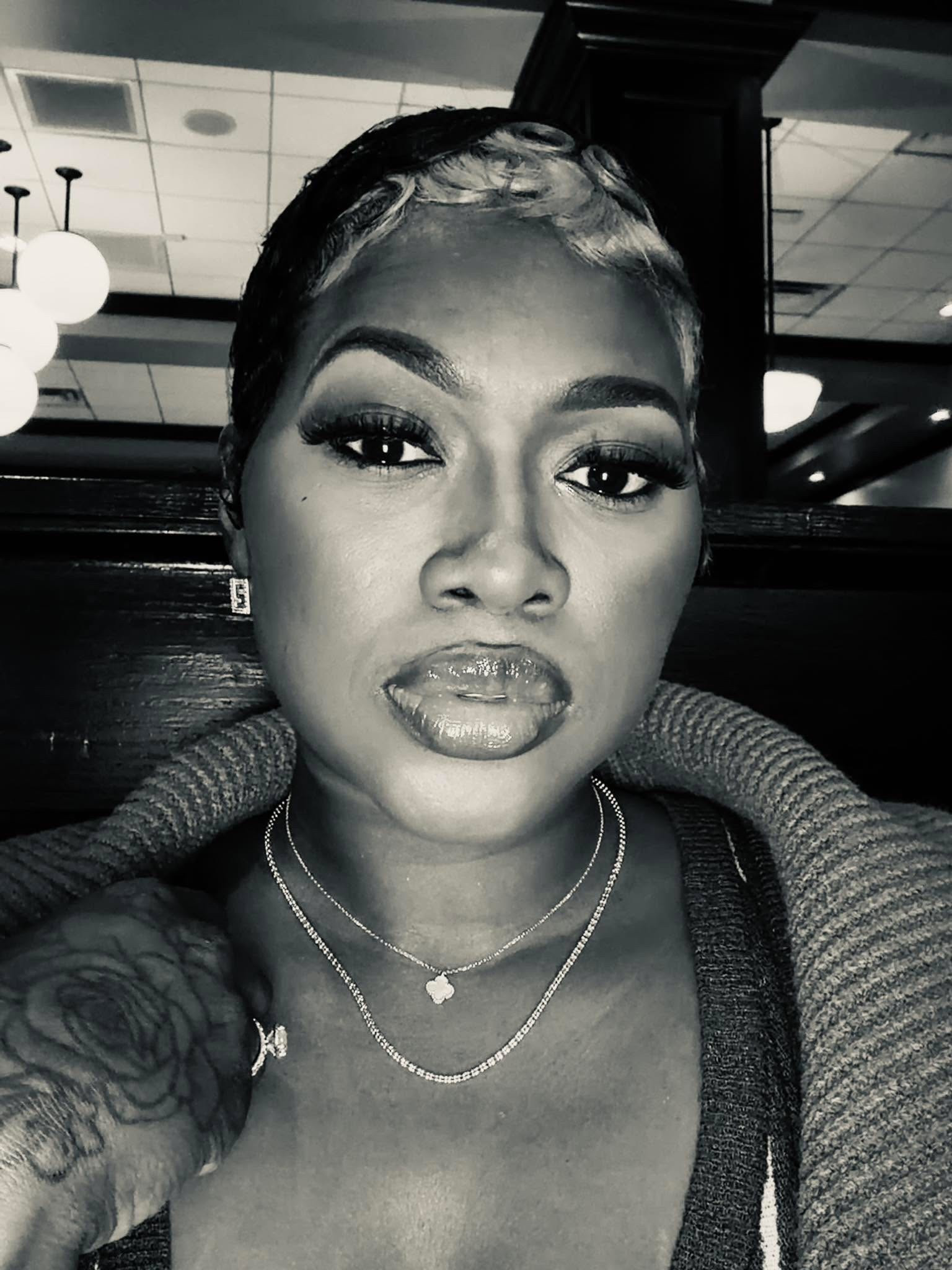 A pixie cut will expose two things:
your face card… and your confidence.

Luckily I came prepared.



#LTKmomlife #LTKBeauty #LTKselfcare