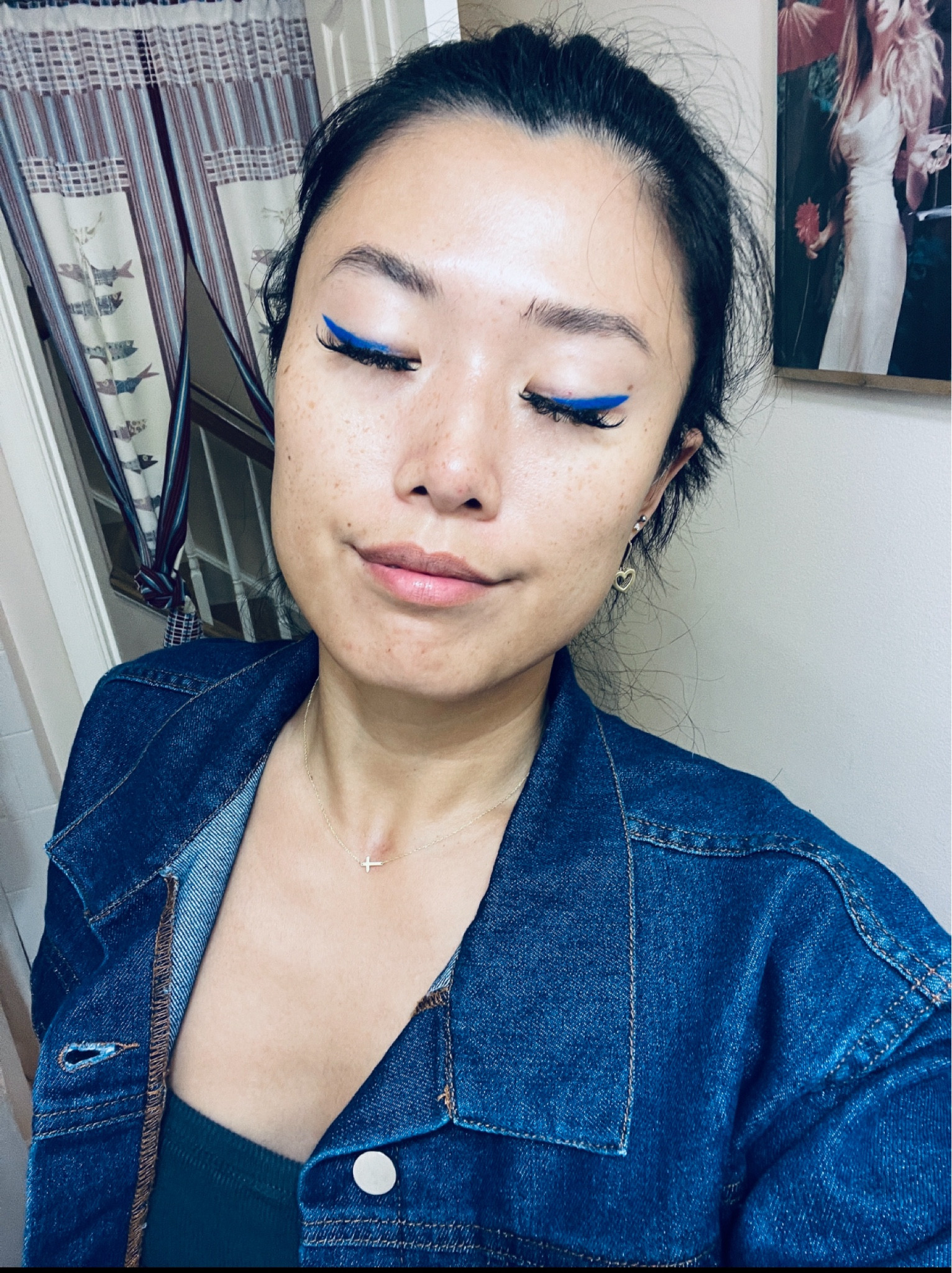 Eye makeup, eyeshadow, eyeliner, eyelashes, fake lash, magnetic lashes, electric look, music concert makeup

#LTKSeasonal #LTKCon #LTKBeauty