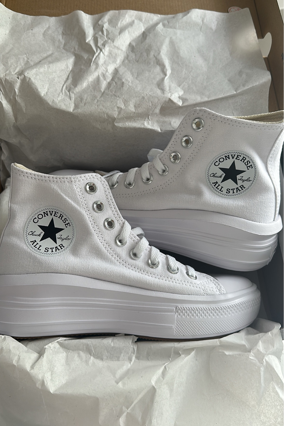 Converse move platforms - size 6.5

#LTKshoecrush #LTKSeasonal #LTKstyletip