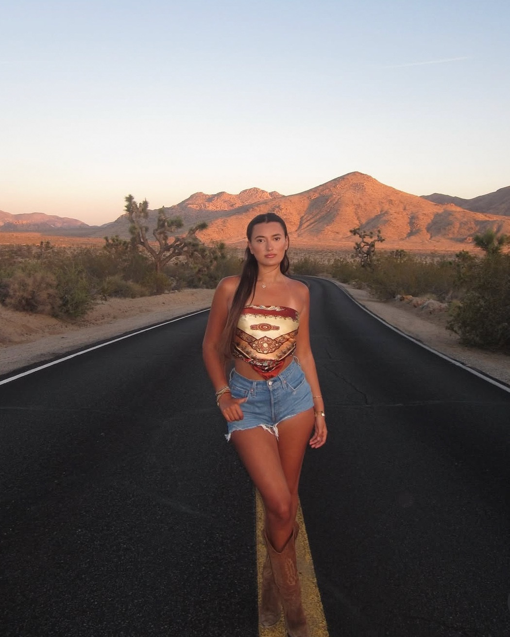 🏜️

Summer style, summer outfit, Levi’s shorts, scarf top, silk top, cowboy boots, suede boots, holiday outfit

#LTKuk #LTKAroundTheWorld #LTKsummer