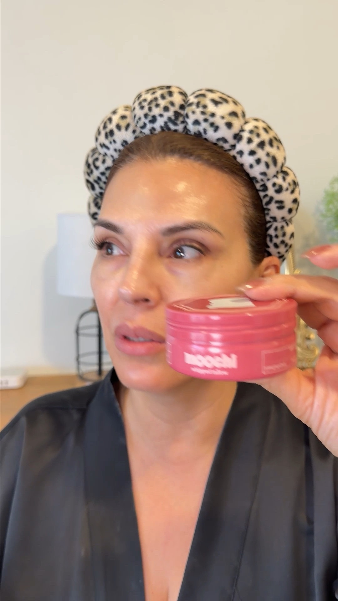 ¿Por qué se está usando tanto esto?

#LTKselfcare #LTKOver40 #LTKBeauty