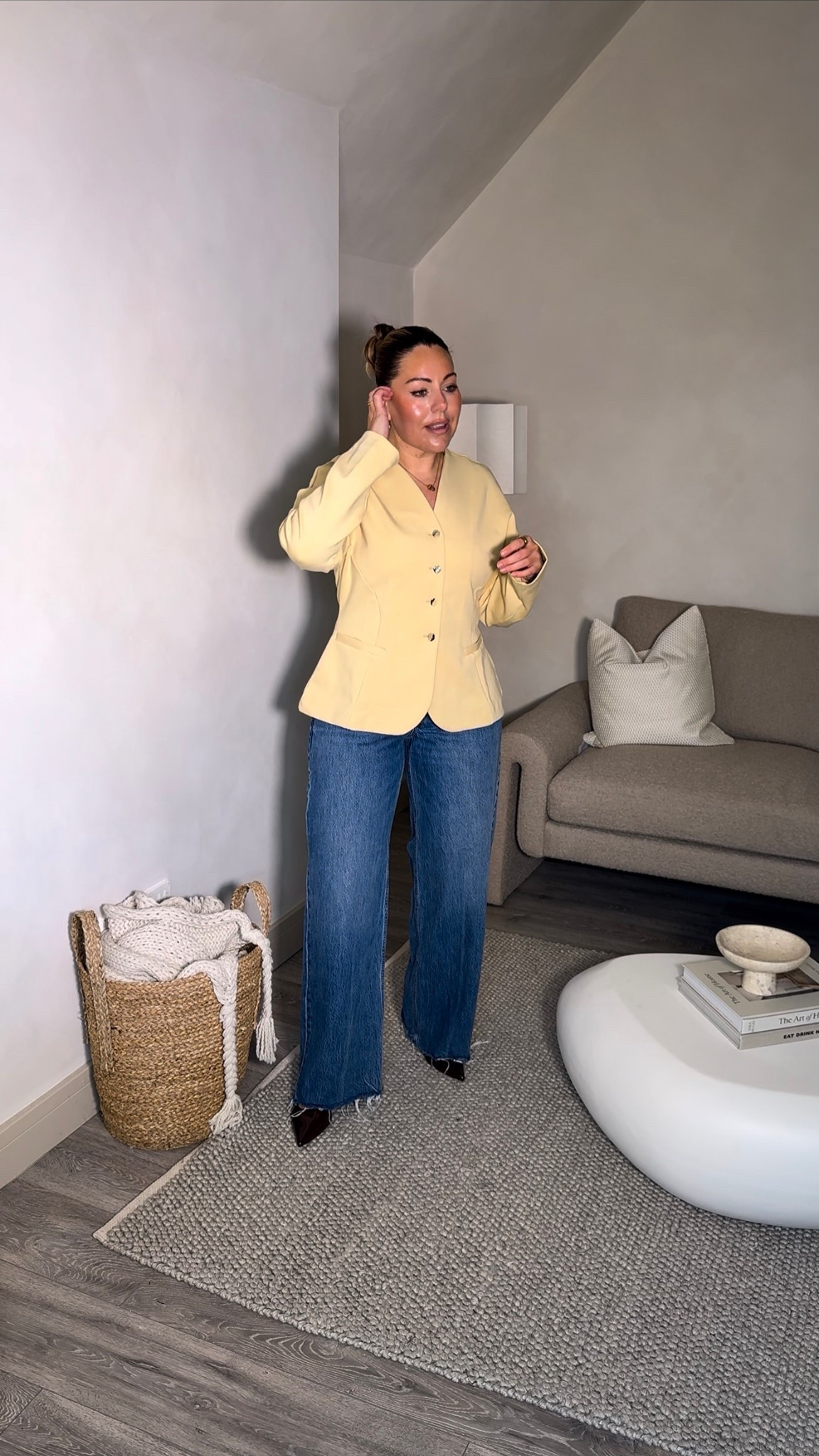 Size medium in the blazer (could size down as it’s stretchy)

Size 28 long in the jeans 

#LTKFashionMonth #LTKXAbercrombieDenim #LTKdatenight