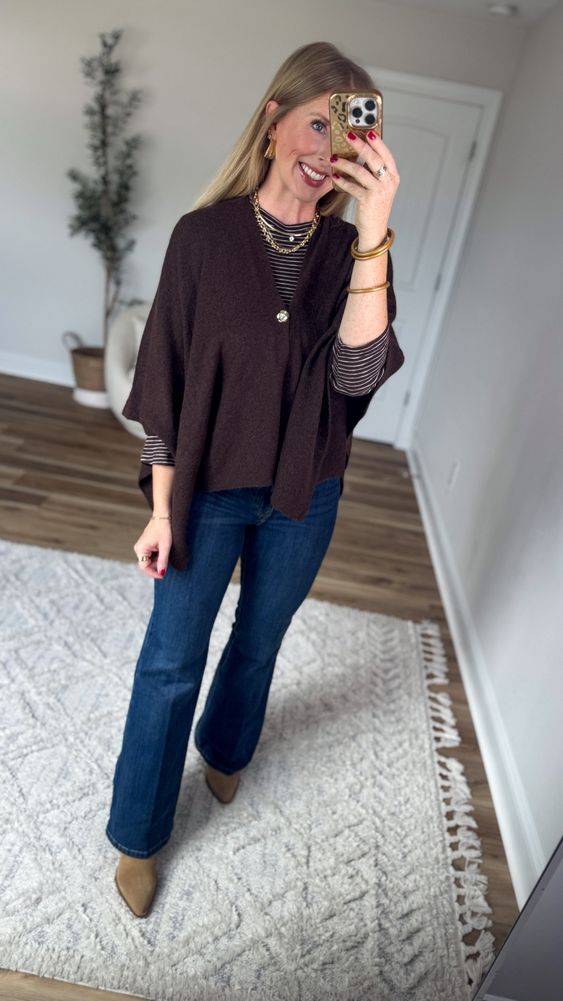 Weekend Walmart Wins try-on
Brown stripe long sleeve tee- small
Brown sweater ruana- s/m
Flare jeans- 6

#LTKootd