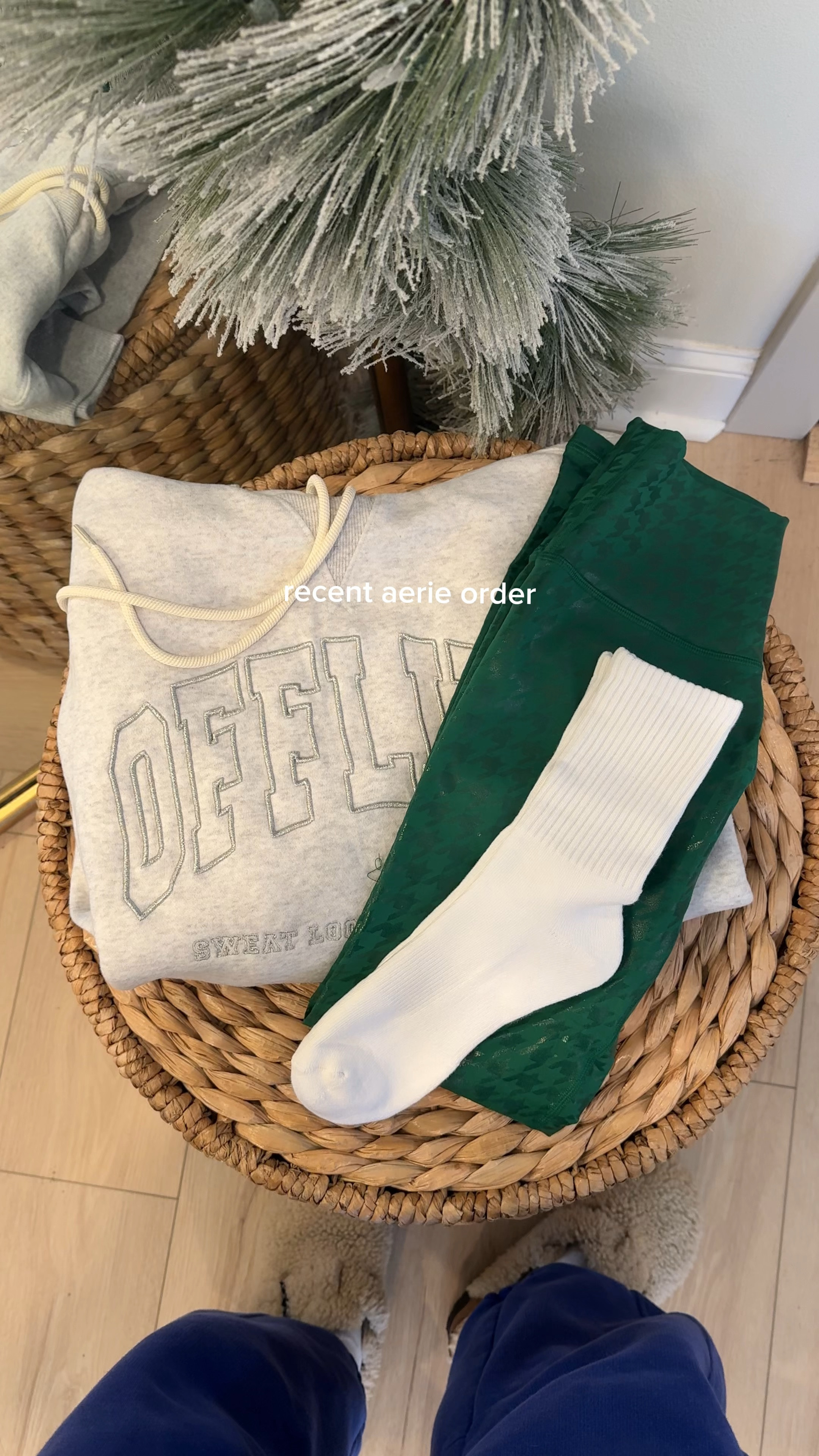 Recent Aerie Order! 

Outfit #1: Small in both pieces 
Outfit #2: Small in all 3 pieces 
Outfit #3: Small in both pieces 
Outfit #4: Large in the Hoodie & Small in the pants! @Aerie #AerieREAL #AeriePartner

#LTKStyleTip #LTKHoliday #LTKSeasonal