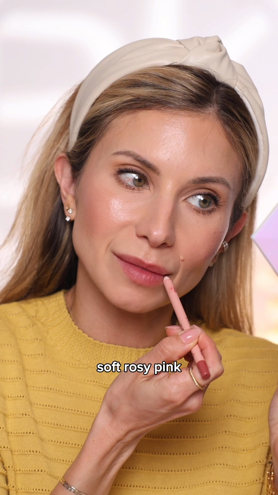 Makeup products I and currently loving ✨

Products and Shades
Jane Iredale Foundation - 36 Light Medium 
Sarah Creal Concealer - 3
Kosas Color Corrector- Illusion 
Merit Solo Shadow - Vachetta
Persona Bronzer- Mojave
Persona Lip Liner - Dusk
Clarins Lip Gloss - 07 Toffee Pink

#LTKOver40 #LTKBeauty