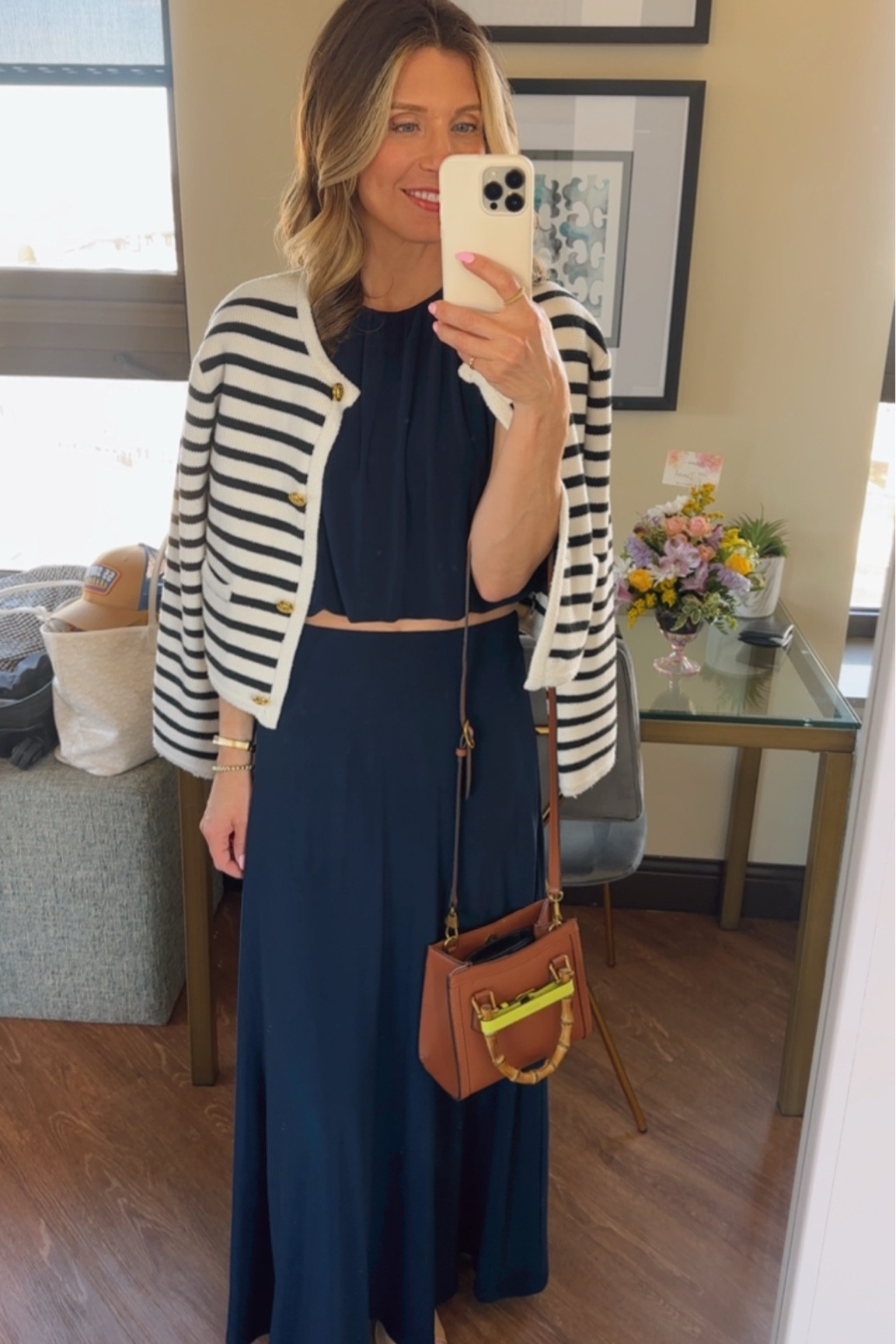 Classy 2 piece dress perfect for graduation party or date night. Comes in cream too