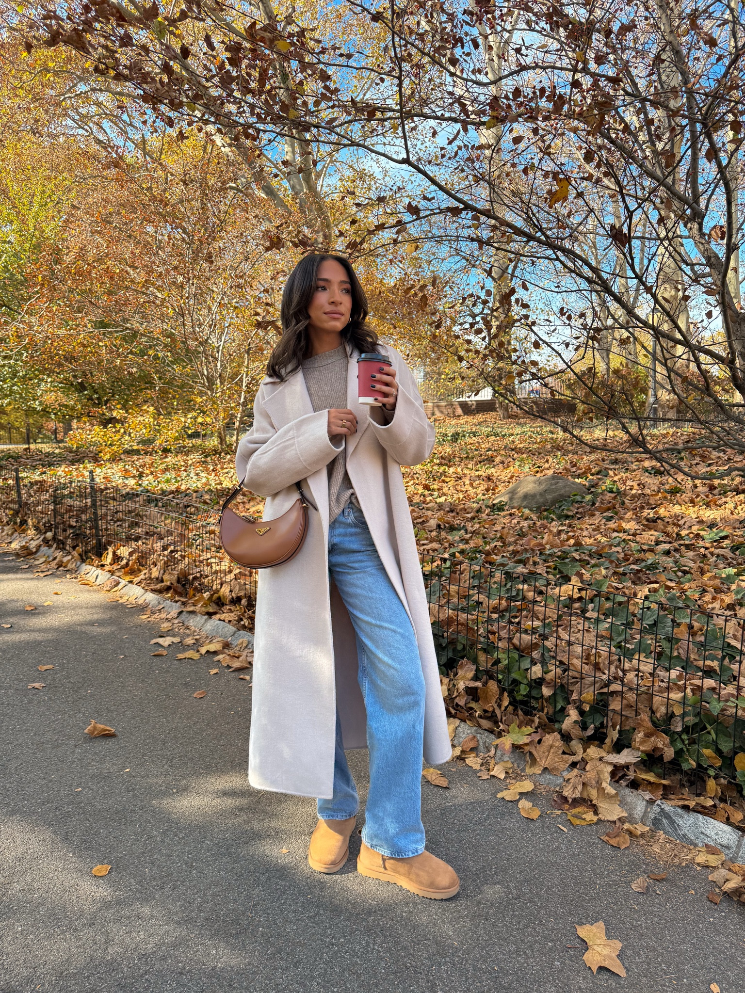 NYC fall outfit 🍂 size XS/S in coat - exact one is eaves and sold out, S in sweater, and 26 in jeans!


Casual fall outfit
Uggs outfitts

#LTKSeasonal #LTKStyleTip