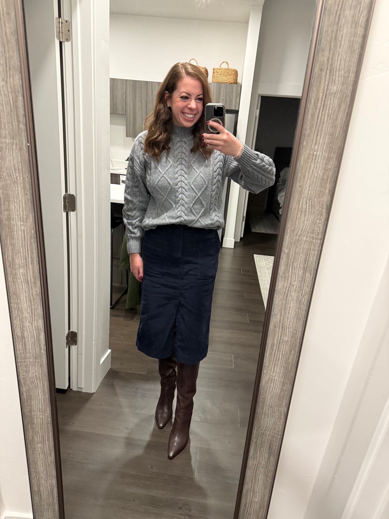 Happy Monday!!! 

Sweater: Old Navy, M
Skirt: J. Crew Factory, 8
Boots: Sam Edelman 

#LTKWorkwear #LTKMidsize