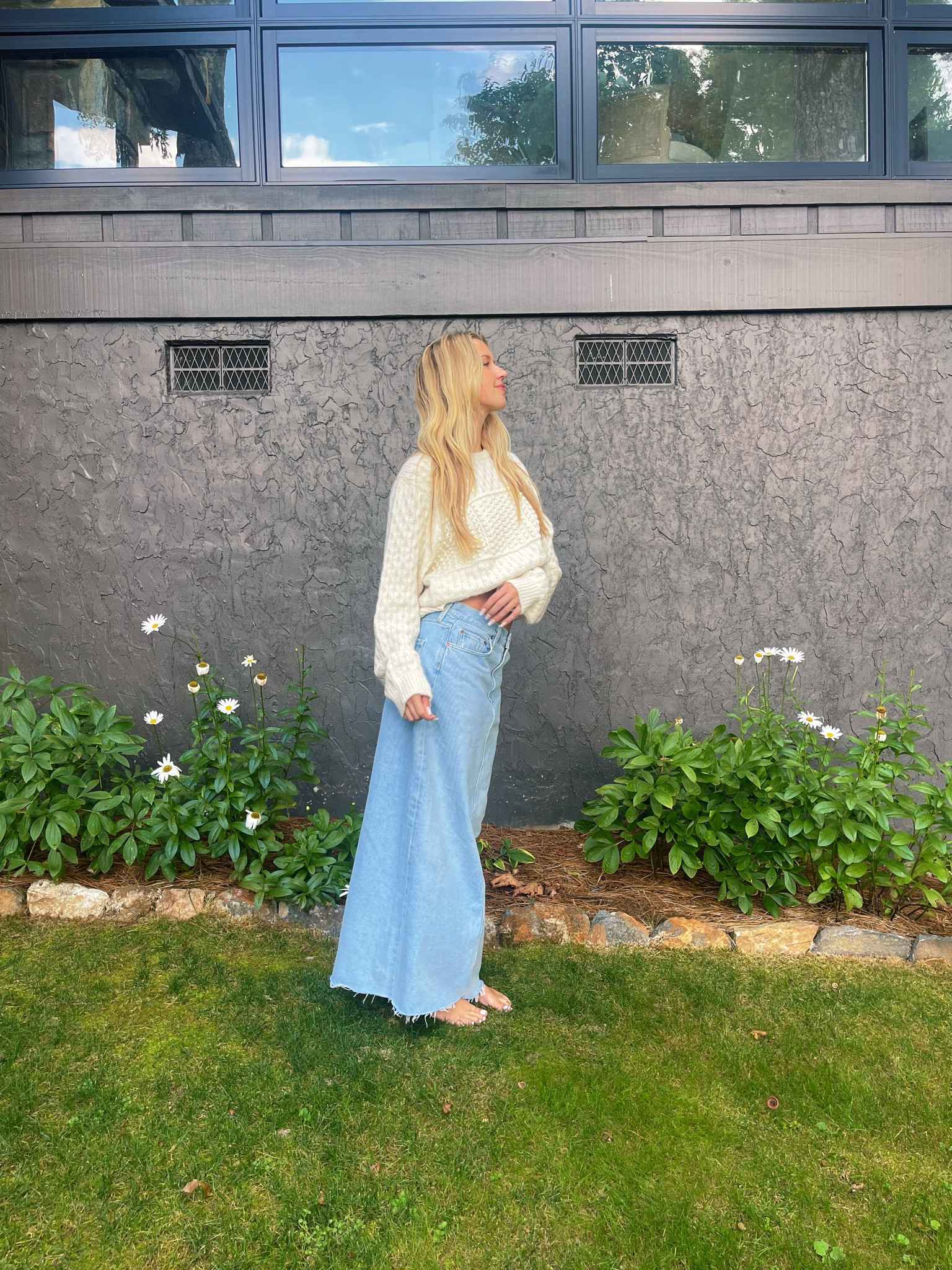 Elevated Fall Outfit 

Fall fashion  knit sweater   midi denim skirt  long skirt  modest outfit  dress Inspo  dinner outfit  date night outfit  everyday wear  brunch outfit inspo  early fall  late summer  elevated casual  blogger  MarlaFay 



#LTKSeasonal #LTKStyleTip