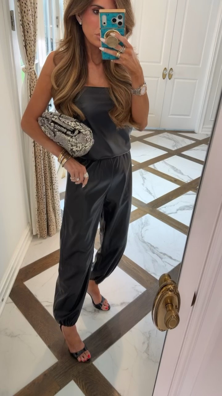 Shopbop Fall Sale! Sign up today 9/25 to shop early access starting 9/27! Must be a reward member for the code “FALL” to work on 9/27! Public access 9/28-10/1! Get up to 25% off!! 

Wearing a small top and XS pants!!

Shopbop fashion, Shopbop finds, Shopbop sale, WAYF, Date night outfits, Fall outfits, Gemme Beauty, Sale, Emily Gemma

#LTKSeasonal #LTKootd #LTKSaleAlert