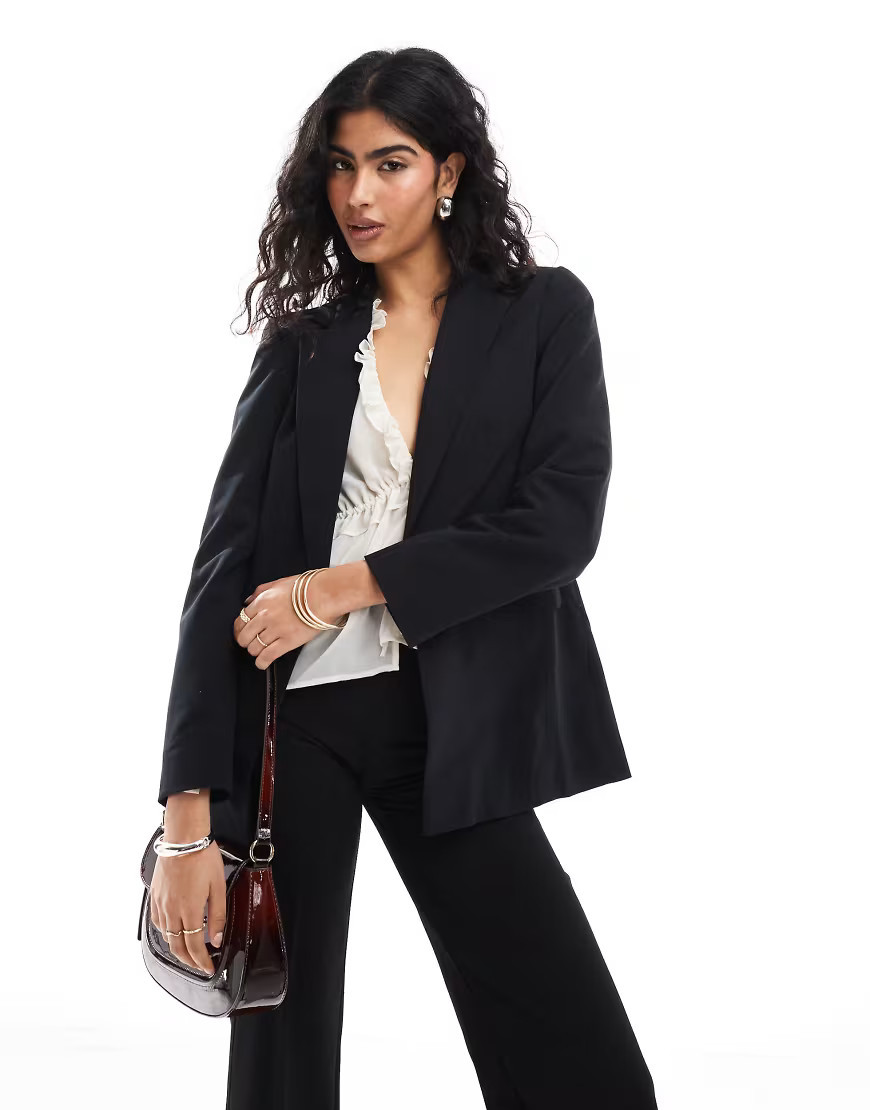 Miss Selfridge relaxed fit essential blazer in black | ASOS (Global)
