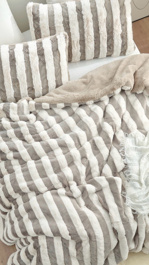 Coma inducer 
Trending
Bedding
Neutral home
Comfy blankets


#LTKHome #LTKSpringSale