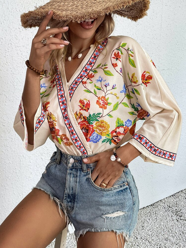 Floral Print Batwing Sleeve Bodysuit | SHEIN