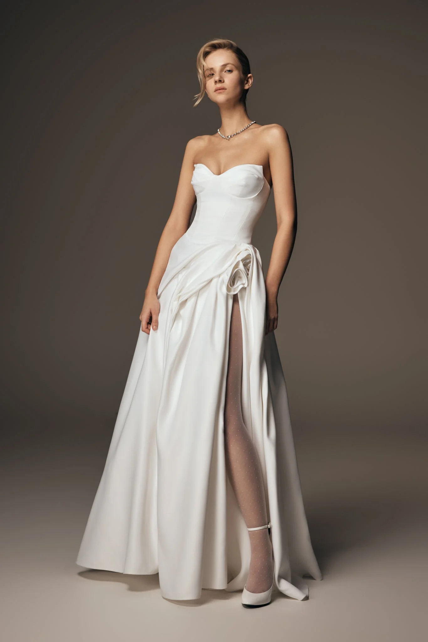 Elizabeth Strapless Corset Maxi Dress - White | MESHKI US