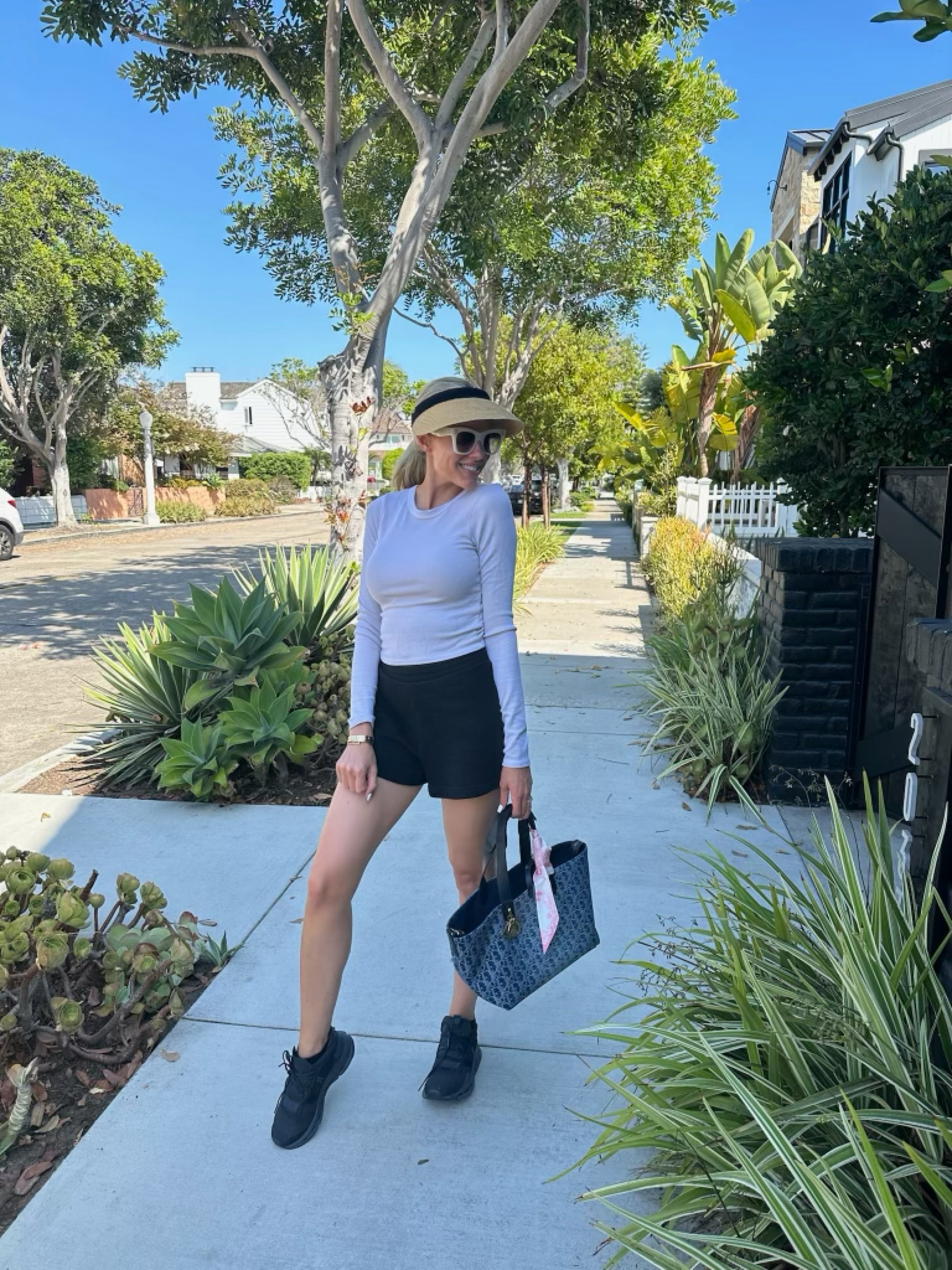 This cashmere long sleeve is to die for!😍