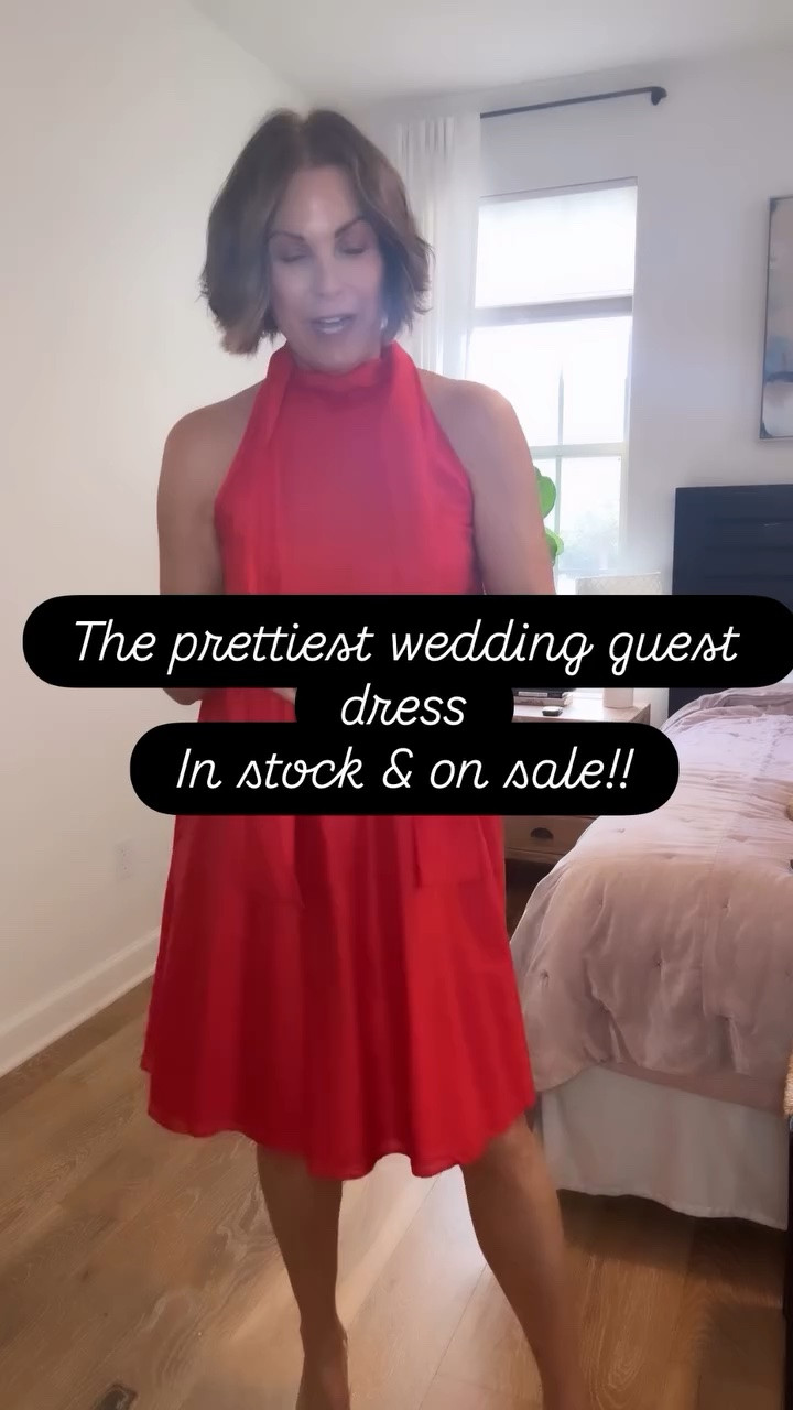 This dress is so good! Amazing quality and on sale!! Say “red” and I’ll send the info to your DMs! ✨✨ #weddingguestdress #summerweddings #halterdress