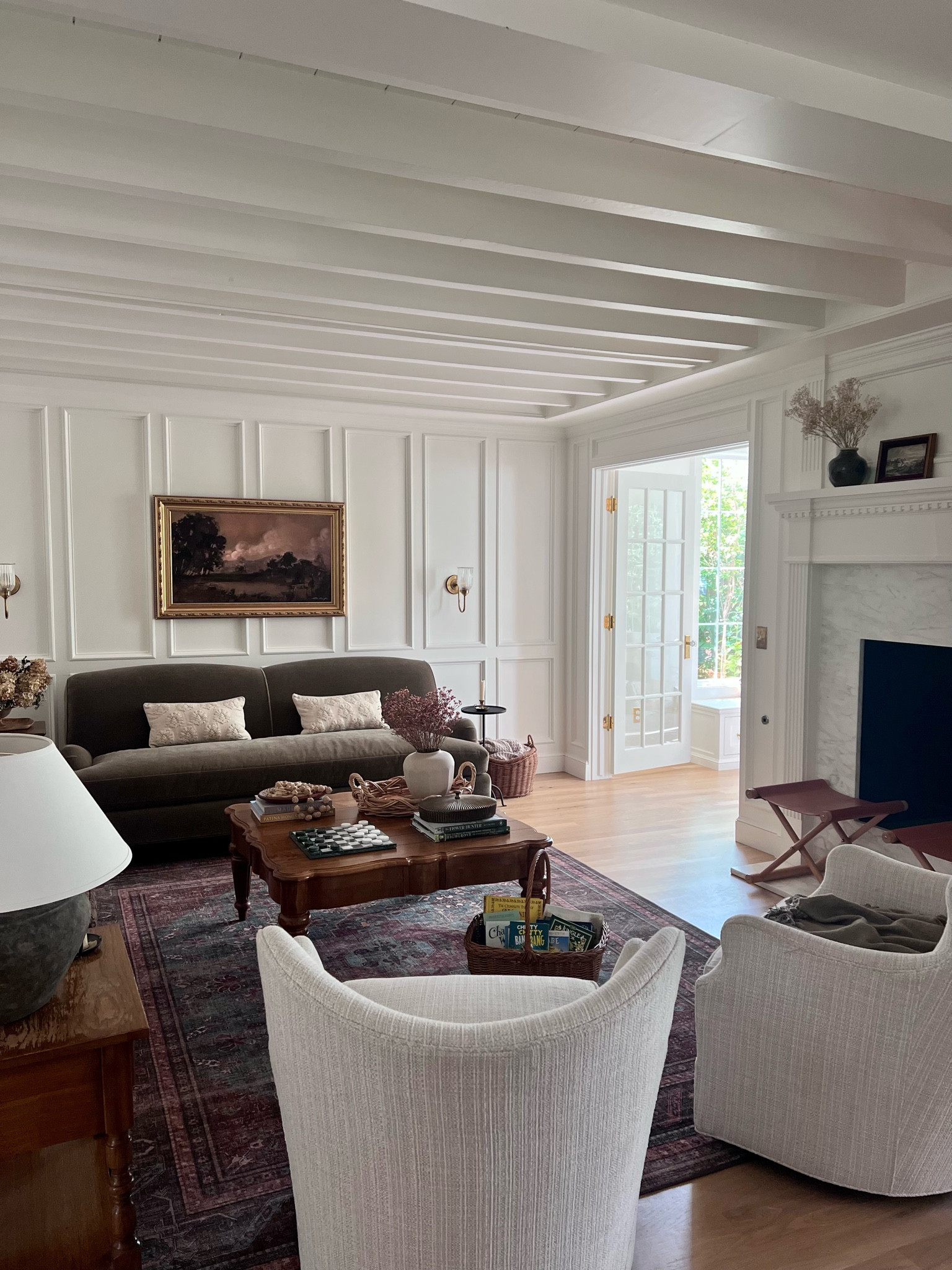 Ready to rest with the family for the weekend. Living room design & links 🤍

#LTKfamily #LTKhome #LTKstyletip