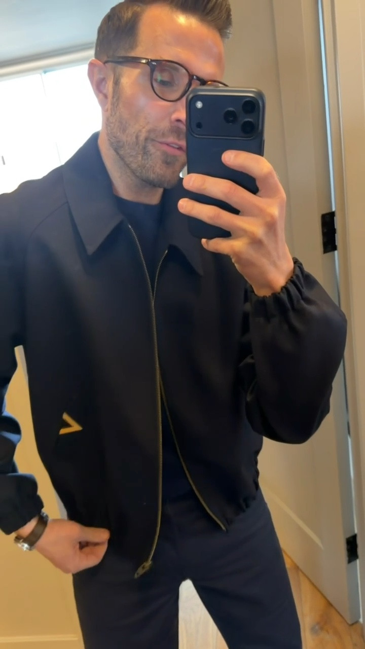 The fit of this jacket is just insane🤏🏼🤏🏼 I’ve linked this exact one and other wayyy more affordable ones (this one is stupid expensive😅)

#LTKOver40 #LTKMens #LTKootd