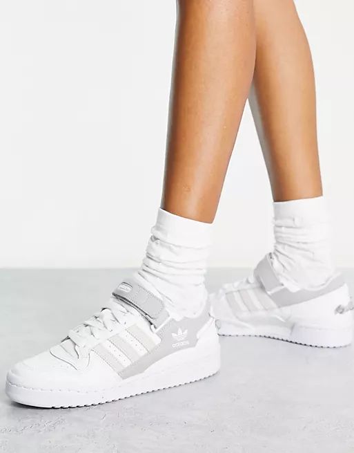 adidas Originals Forum low sneakers in off white with gray tones | ASOS (Global)