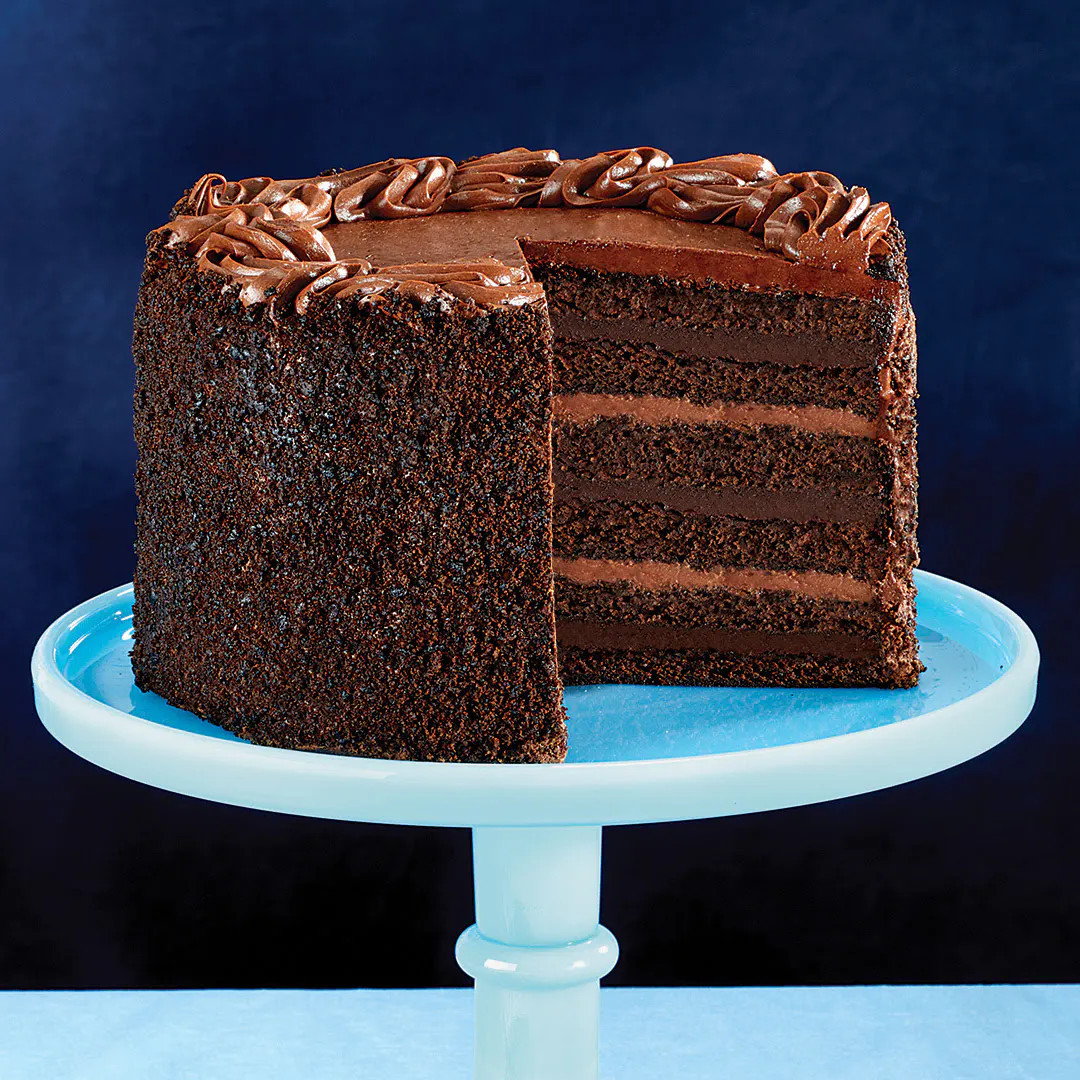 Junior's Cheesecake - Chocolate Fudge Skyscraper Layer Cake | Goldbelly