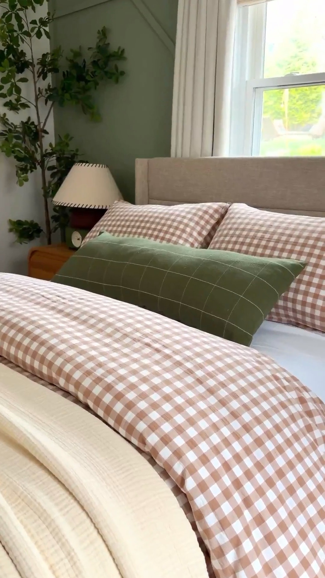 This gingham bedding completely transformed the feel of the room 🌿🤎✨

The soft pattern, airy texture, and warm neutral tones make the whole space feel calmer, cozier, and so much more pulled together while still keeping that relaxed, lived-in feel 😍

One of those simple bedroom updates that instantly makes everything feel more elevated ✨

#kidsbedroomstyle #ginghambedding #neutralhome #cozyhome #amazonbedding #modernorganic #bedroomdecor #amazonhomefinds

#LTKmomlife #LTKHome #LTKSaleAlert