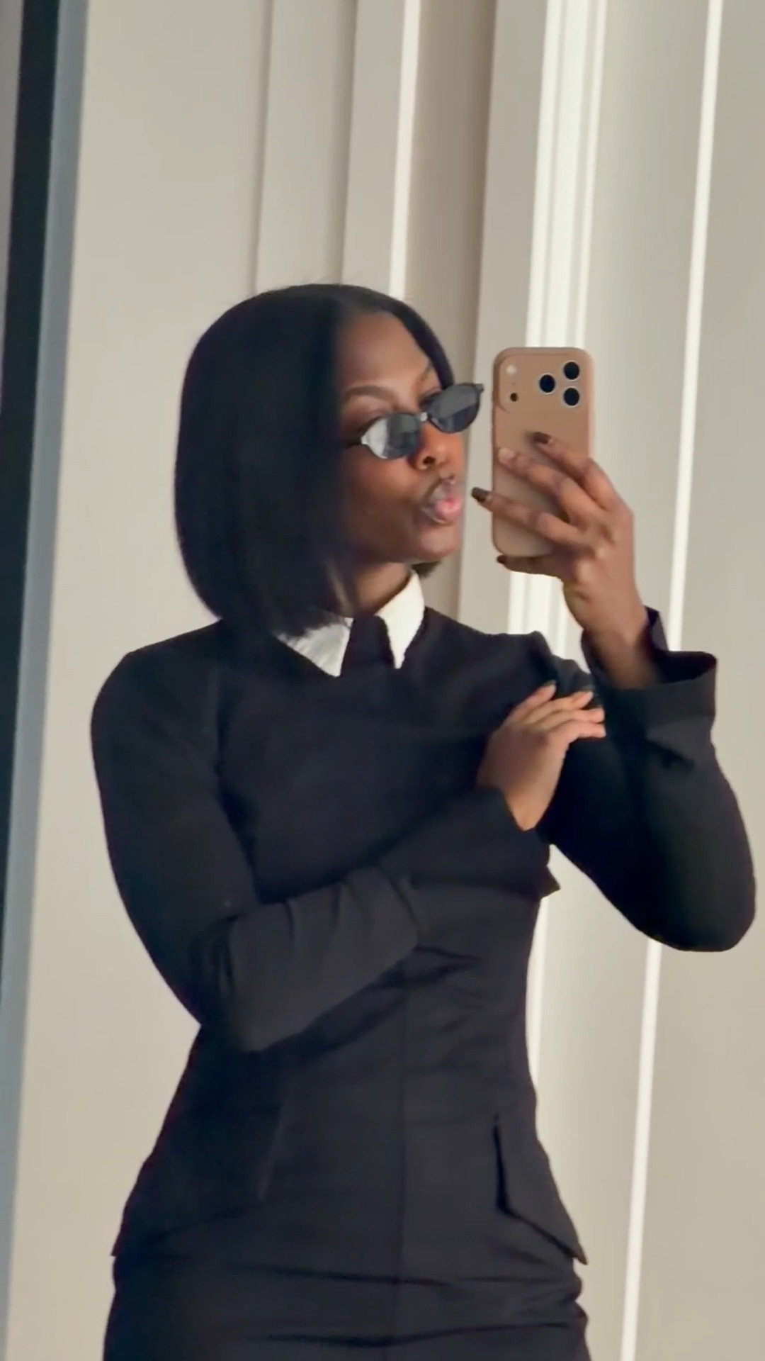 The only black (and brown) sunglasses you need that go with everything. #blacksunglasses #everydaysunglasses #amazonfinds