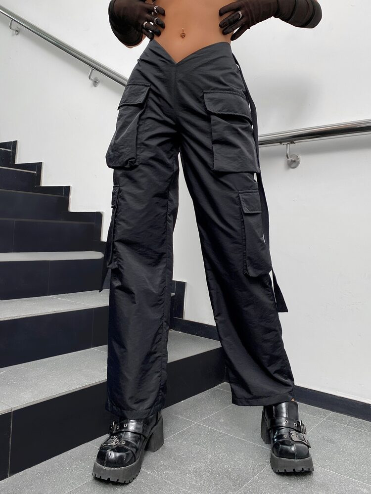 Street Vibes Tape Flap Pocket Side Cargo Parachute Pants | SHEIN