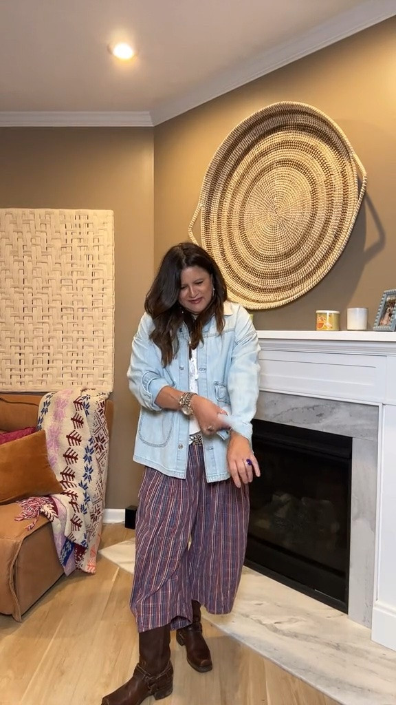 Size small in pants 
Medium in blouse 
Small in jacket

#LTKootd #LTKOver40 #LTKMidsize