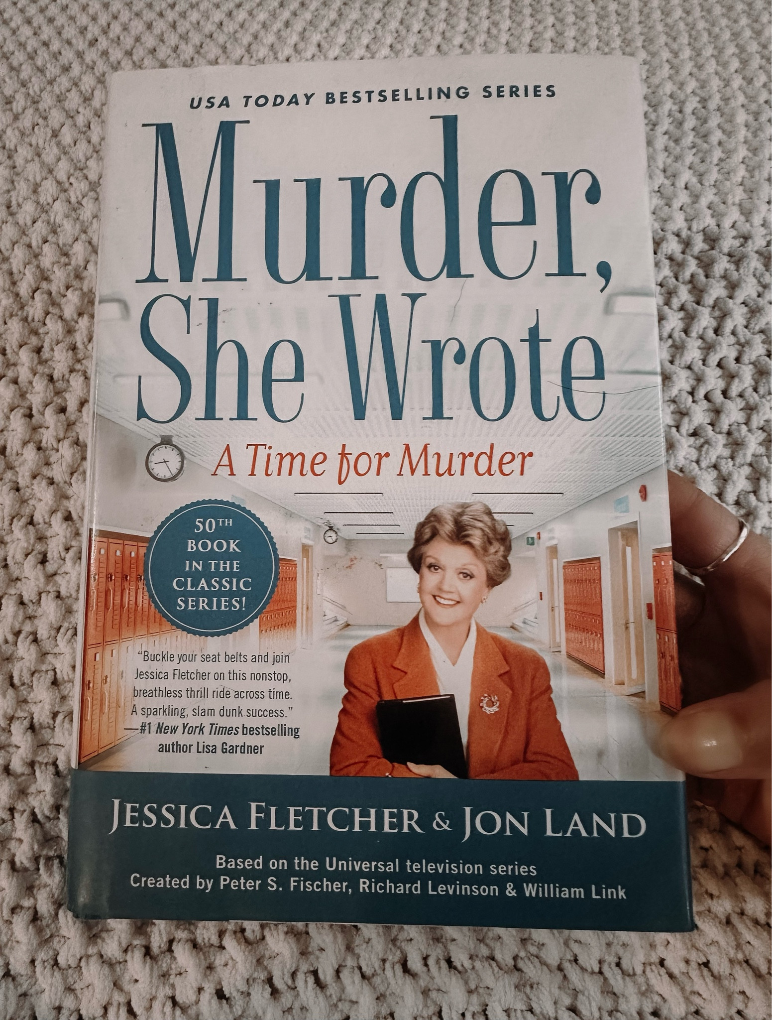 I have been in love with the Murder, She Wrote tv series since I was little. So of course I am picking a Murder, She Wrote book for my read this week! It’s so good & brings back such fun memories of watching the show way back in the day. ♥️

Synopsis: Jessica returns to her high school for a former colleague’s retirement party & has fun seeing familiar faces. That is, until the colleague winds up dead-and his death has links to Jessica’s first murder case….

#LTKover40