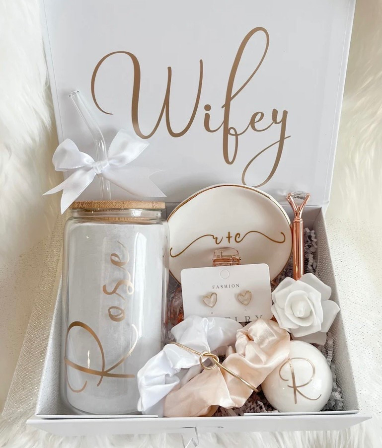Shop favorite: Bridal Gift Boxes!

Wifey gift box from BoxAllEvents | Bride to Be Gift Box | Personalized Bridal Gift Box | Bridal Shower gift box | Customized Engagement gift box | Future Mrs box


#LTKStyleTip #LTKWedding #LTKGiftGuide