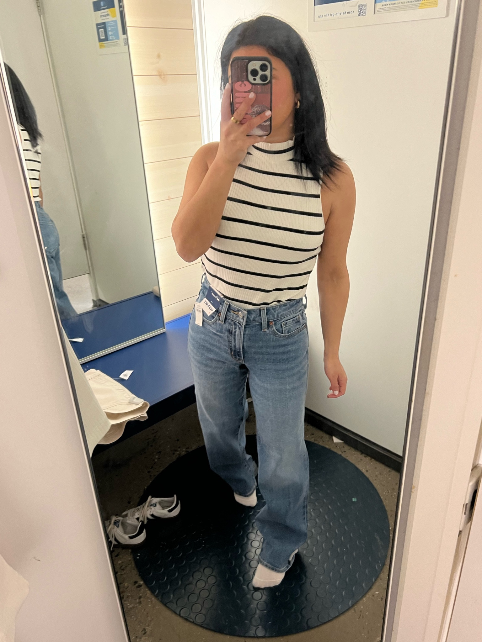 Mock neck top - wearing size XS, OG loose high rise, size 0

spring outfits, old navy, sale

#LTKsalealert #LTKfindsunder100 #LTKfindsunder50