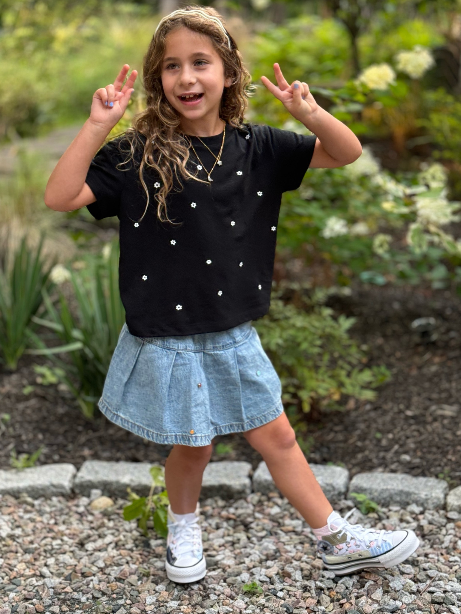 Max’s first day of 3rd grade outfit, the first year she was actively involved in every component! 🤍

Back to school, Target, Abercrombie & Fitch, Converse Chuck Taylor’s, Pip Pop Post earrings, Jansport backpackks

#LTKBacktoSchool #LTKKids #LTKSaleAlert