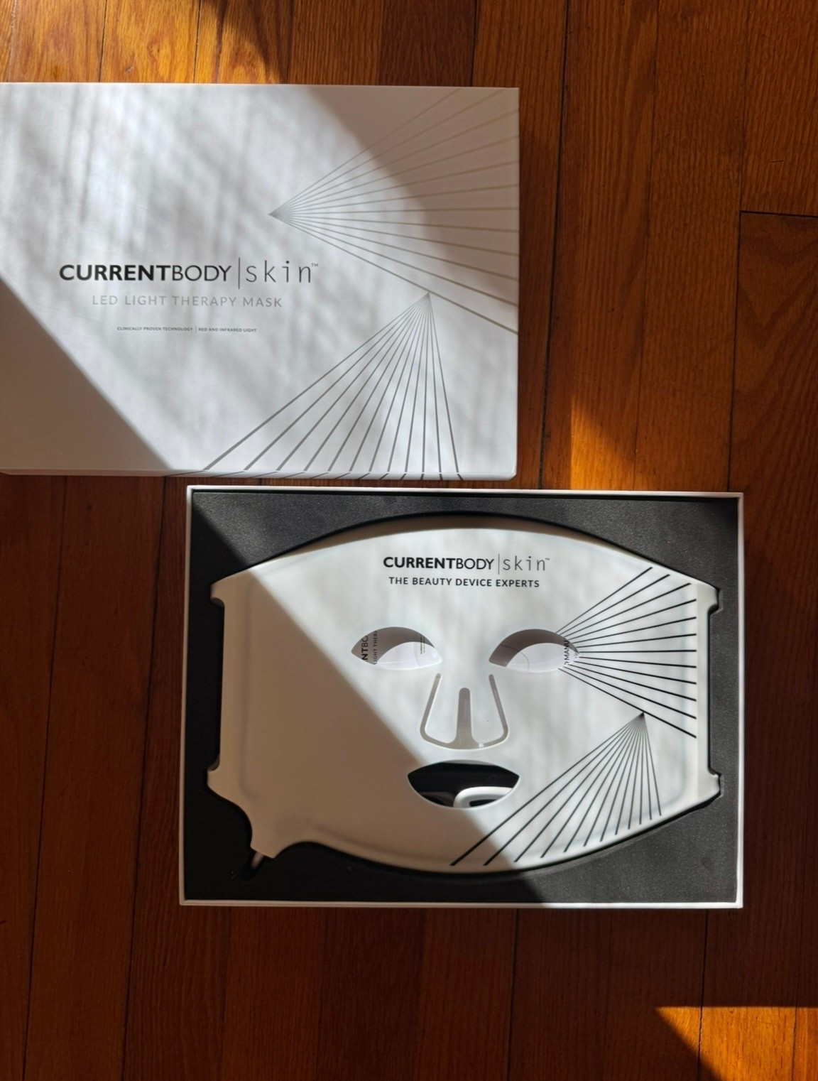 Self-care in your twenties can look a lot like this. I absolutely love my CurrentBody red light mask—it’s become a favorite part of my routine. The best part is that it’s cordless, so you can easily take it on the go or relax on the couch while using it. Below are the exact links to the one I use. ❤️