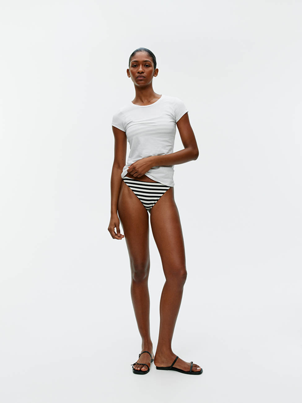 ARKET
	
	
			   Women
	
	
			   Swimwear
	
	
			   Mid-Waist Bikini Bottom | ARKET (US&UK)